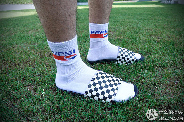 马克实测 篇一:11双澡堂拖鞋大测评!谁说不能下水的拖鞋就不是好