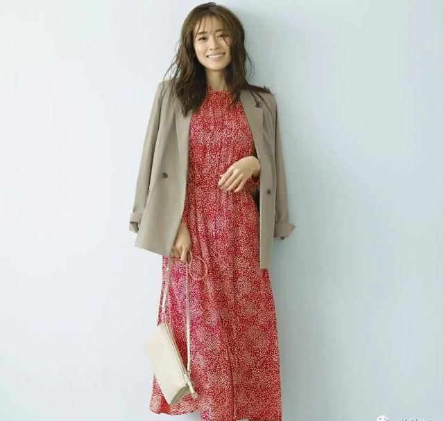  『春夏』它才是贯穿四季的高级色，春夏穿更出彩