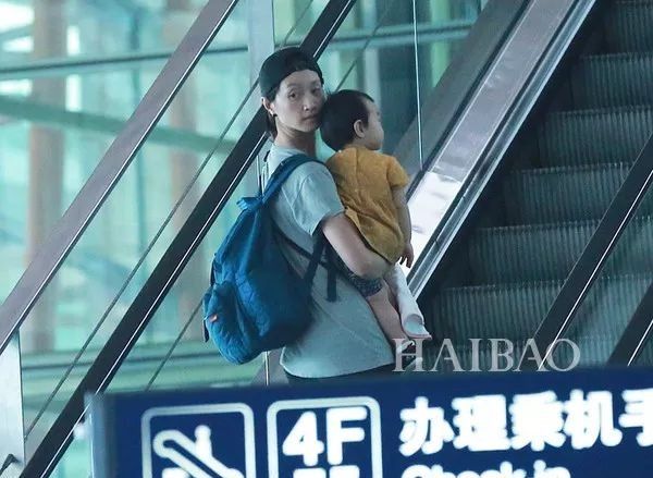 朱亚文女儿这么可爱!关晓彤鹿晗都见过家长了?【海报街拍】