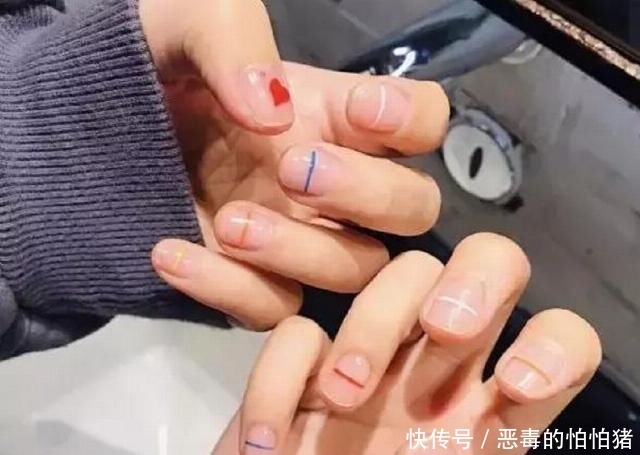 『美甲』2020年流行的5种美甲款式,款款温柔又好看,还特显手白!