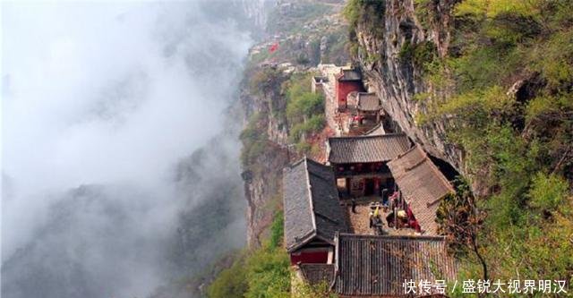 中国最神奇寺庙，建于太行山悬崖边，佛脚有泉水流淌终年不盈不涸