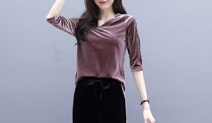 穿腻了裙子，试试这些金丝绒套装，秋天出去玩，轻便温暖又美丽