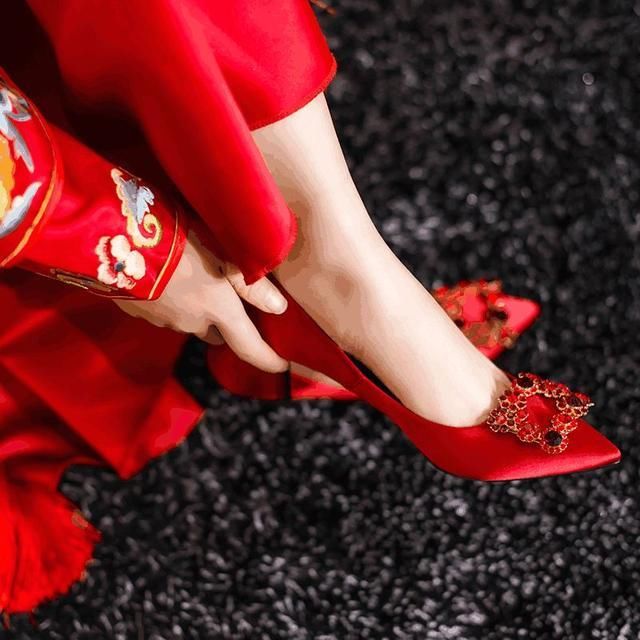 高跟婚鞋欣赏：愿这些高跟鞋见证你动人的爱情