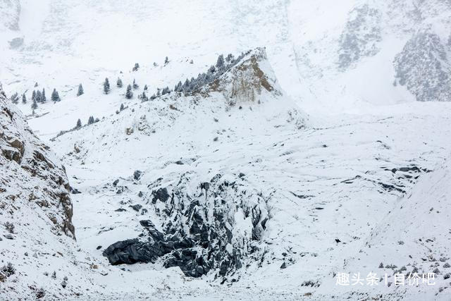 中国唯一的黑色冰川在这里，每年都会雪崩，场面十分壮观！