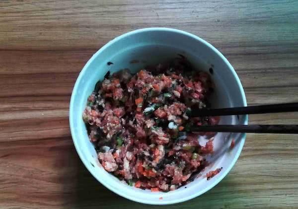  养发剂@这是“纯天然生发养发剂”，每星期吃上2次，秀发黝黑丝滑，比护发乳好