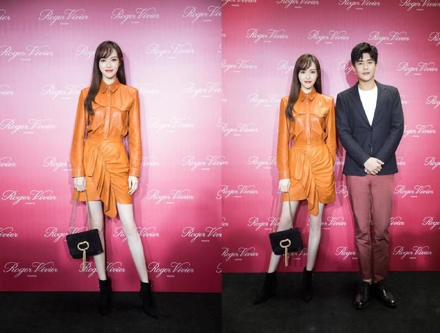 48岁李嘉欣与35岁唐嫣同穿橘色皮裙,网友:高级脸才是关键!