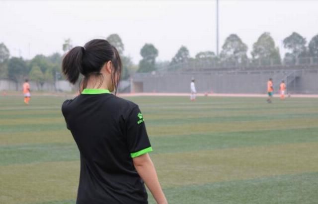  #男朋友#女球迷采访：她是如何与切尔西结下了不解之缘？