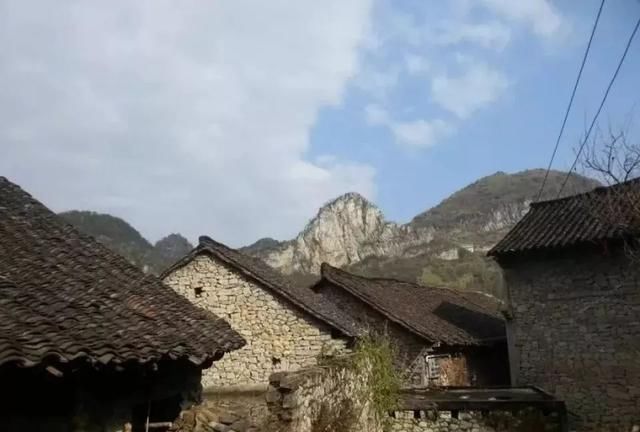 农村有房的赶紧看！别被拆了都不知道！