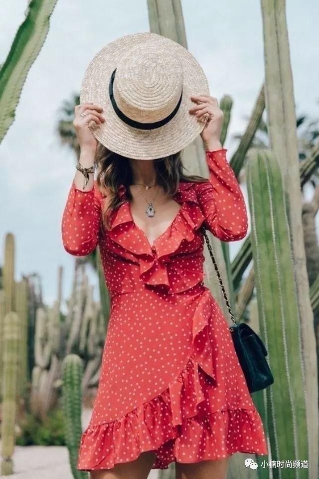 盘点四种穿搭运用平顶草帽，无论浪漫或个性都能驾驭！