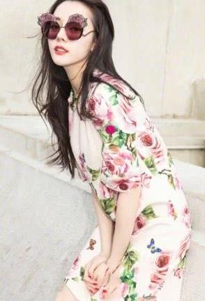 迪丽热巴穿绣花裙搭太惊艳，大秀古典美，网友：气质真的很重要！