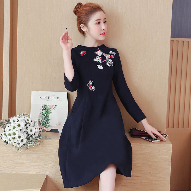 才刚入秋，这秋装连衣裙已经上市了，初秋穿着显瘦又百搭，特美