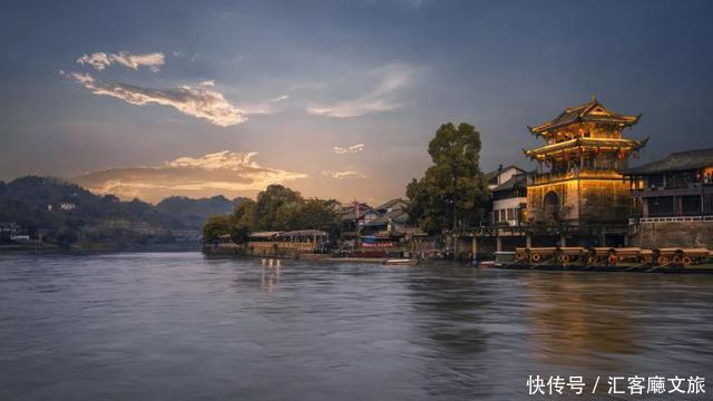 一个人在路上，适合独自旅行的地方，去过才懂得什么是自由