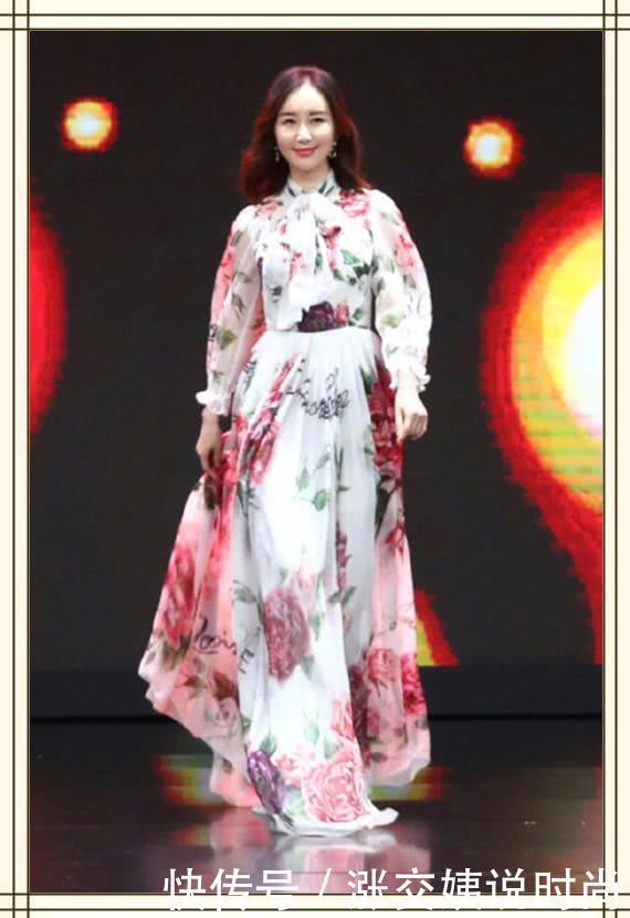 舒畅不过烫了个头发，简直美到开挂，撞衫女神迪丽热巴也一点不差