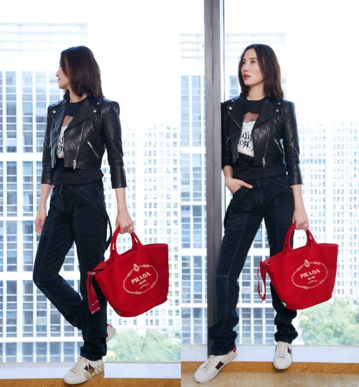 素颜女神王丽坤撞上小宋佳，瞬间破功，网友：宋佳的气场太强大！