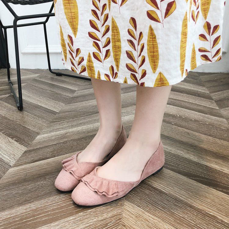 9月把高跟鞋全扔了吧，今年流行穿:船鞋/瓢鞋!洋气显瘦高美