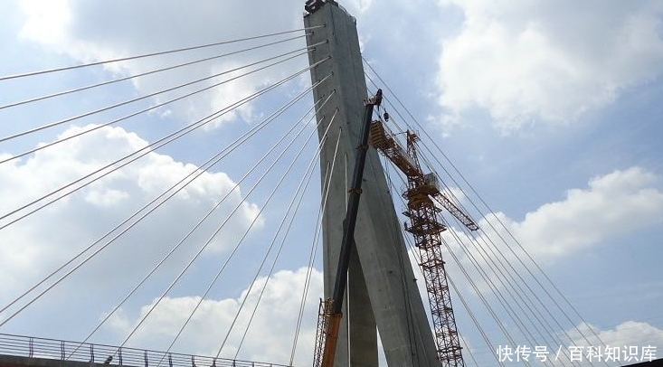 中国最牛“旋转”桥，重8万吨原地旋转180度，引无数游客前来围观