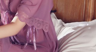 别看,看了会脸红!日本女在家就这样穿,清凉时髦女人味爆棚