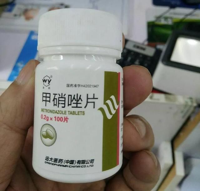  「溶液里浸泡」1粒小药片，碾碎丢水里，花像吃了兴奋剂疯长！