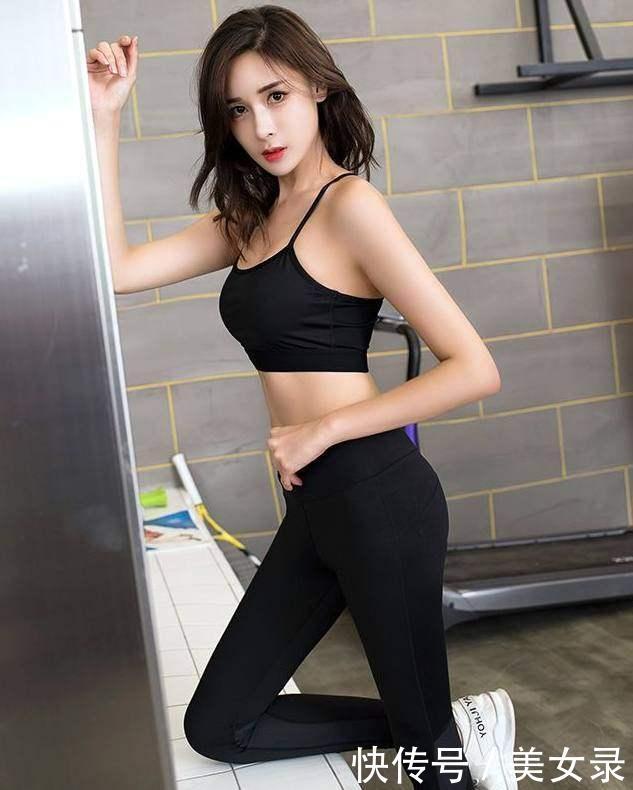 优雅漂亮的打底裤美女,尽显苗条身材,彰显时尚女人味,让人迷恋