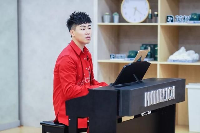 胡彦斌发文辟谣:没有复合，这次以后再无联系，已删光!