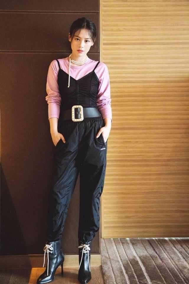 马思纯换造型师了吗？穿衣越来越帅气，这是要走酷女孩路线！