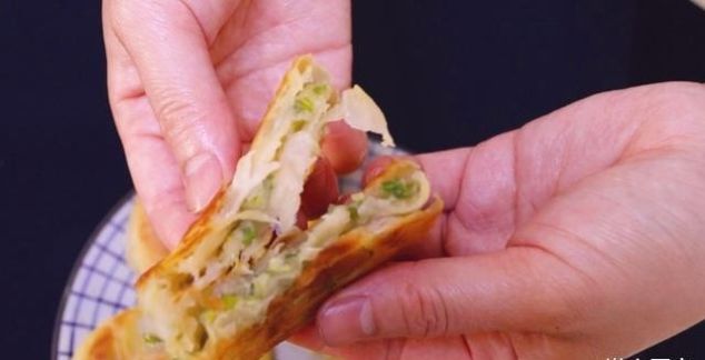  咬一口：宅在家教你做葱油饼, 咬一口酥掉渣, 我家三天两头吃