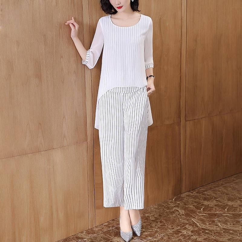 很多人秋天穿卫衣,太土了!今年流行名媛两件套,美的独一无二