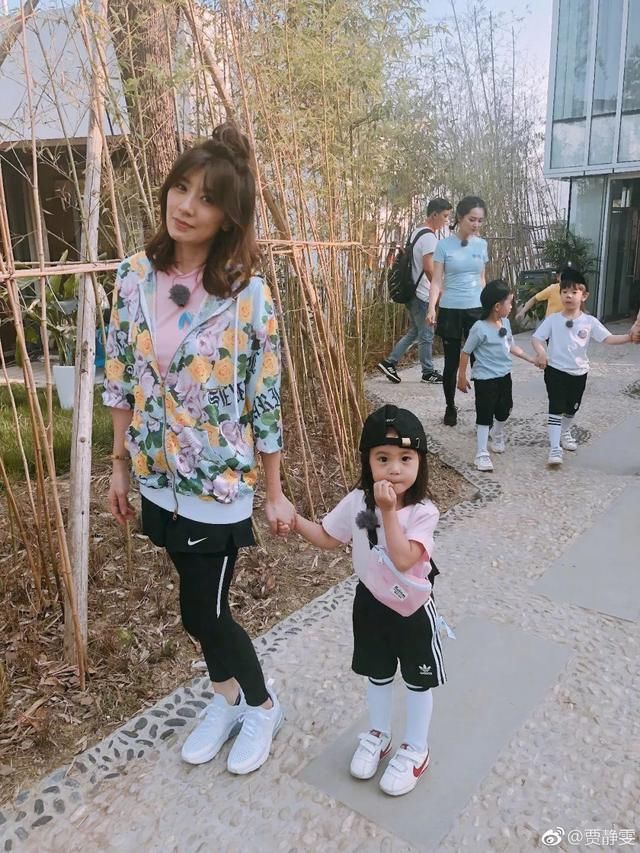 有了这些爱抢镜的萌娃，辣妈们连凹造型都省了！