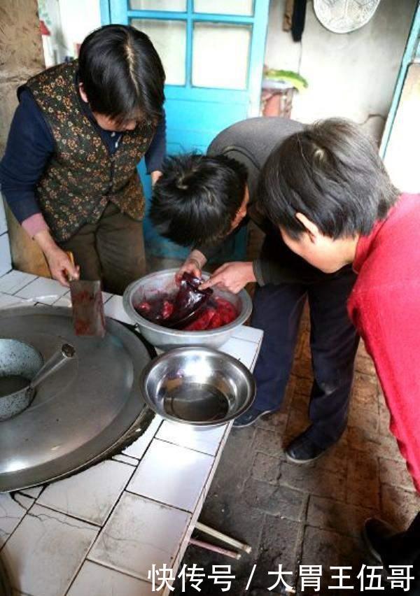 洋媳妇第一次到北方农村过年 婆婆招待这些饭菜