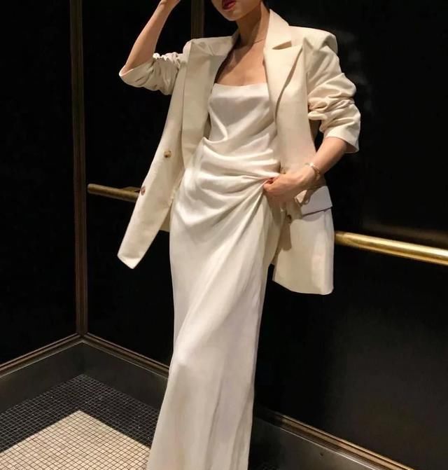 『春天』人手一件的西装外套,今年春天流行这3件,时髦又高级!