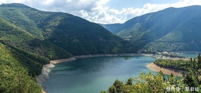 『地方』秋分前后,鲤鱼最爱“藏”在这4个地方,下竿就中鱼,全是大鲤鱼