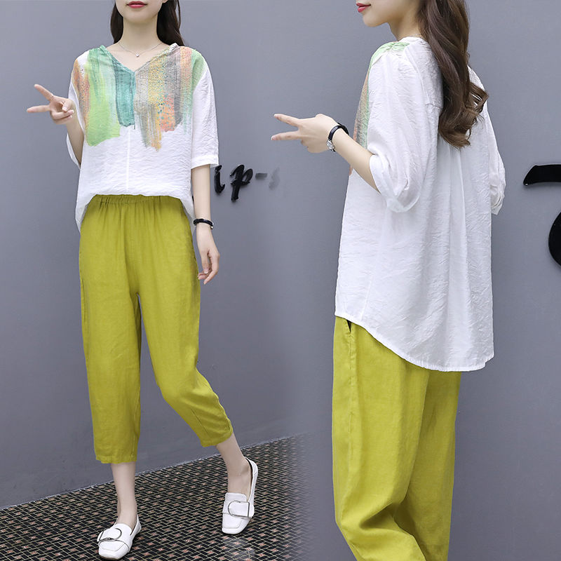 怪不得!表姐把长裙全扔了,直接穿:休闲套装,凹凸身材有女人味