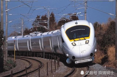  [高铁]高铁都是“顺座”，为啥火车却是对着坐？乘务员说出原因