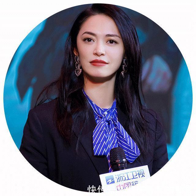  #女人#女人长期戴丝巾有什么好处很多人只觉得好看，别想歪这才是实情