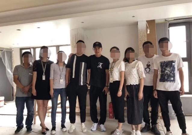 网曝贾乃亮买豪宅与李小璐分居？官方疑回应：做真实的自己