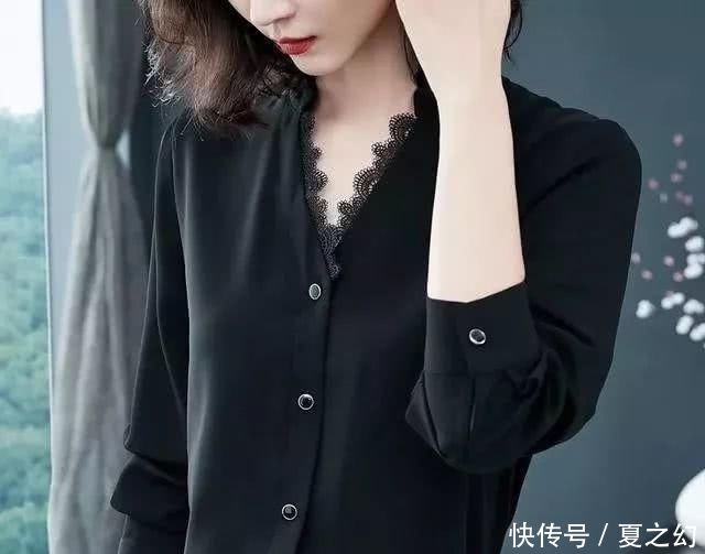 『早春』早春小衫,配个小半裙,洋十分惊艳