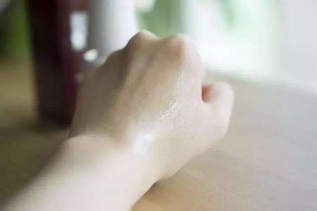 祛斑难?给大家安利几款日系美白淡斑好物，用完真的白一个色号!