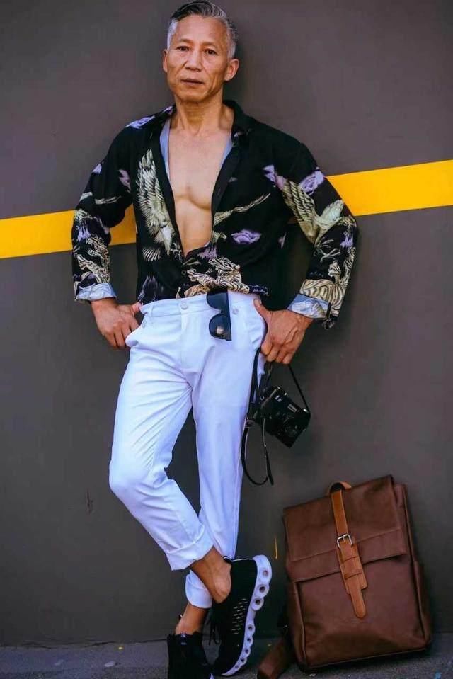 江苏大爷刘胜40年如一日坚持健身，如今成网红，参加米兰时装周！