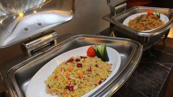 【食物】自助餐服务员:四种食物吃得少,不但可怜,而且吃不回来!