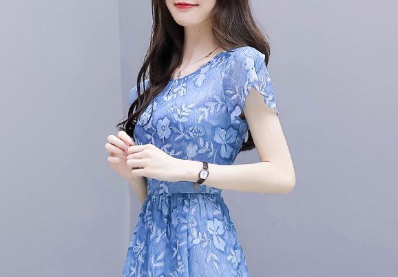 这种裙子叫蕾丝裙，显白嫩美更洋气，难怪老婆把真丝裙全都扔了