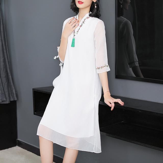 老妈说中秋不要秋裙，那还能送什么？“改良旗袍”？这下该乐了吧