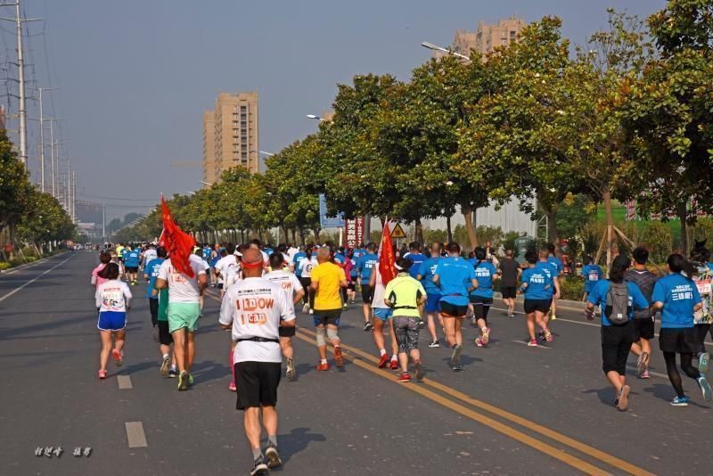 千名跑友中原开跑 河南漯河 圆梦 微型马拉松_