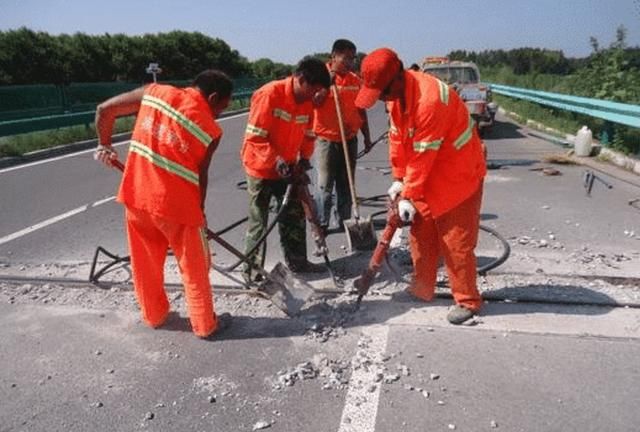  高速@国家要禁止用混凝土修建高速公路了？网友：还好禁得早