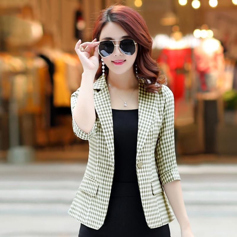 风衣过时了!当下流行“薄西装”，40女人穿特美