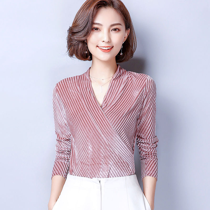 谁说女人大胸不好看?大胸女人若这样穿，前凸后翘，回头率爆表