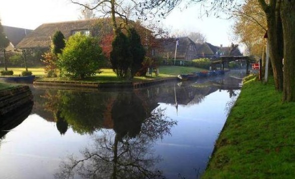 这座村庄700年来没有公路没有汽车，人们就像生活在童话里