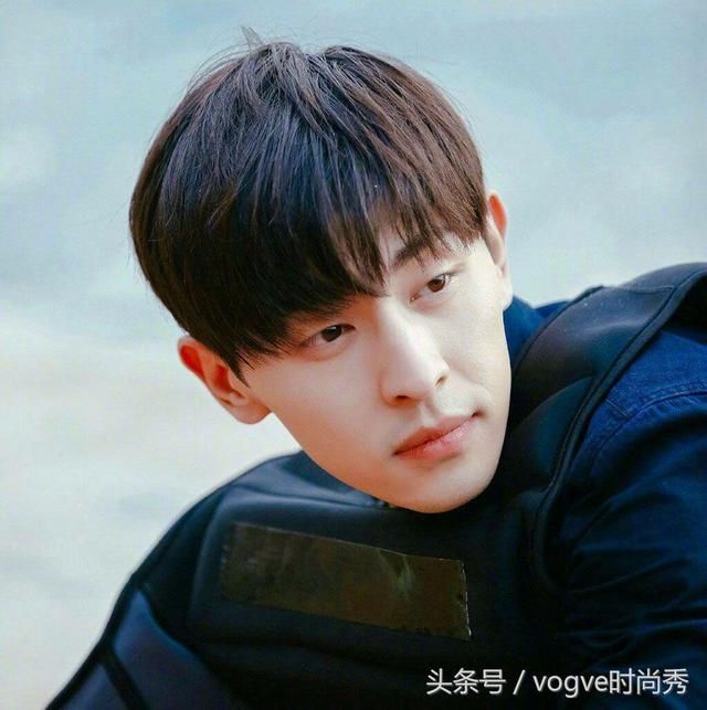 邓伦：最高级的整容就是换发型，已帅到颜值巅峰