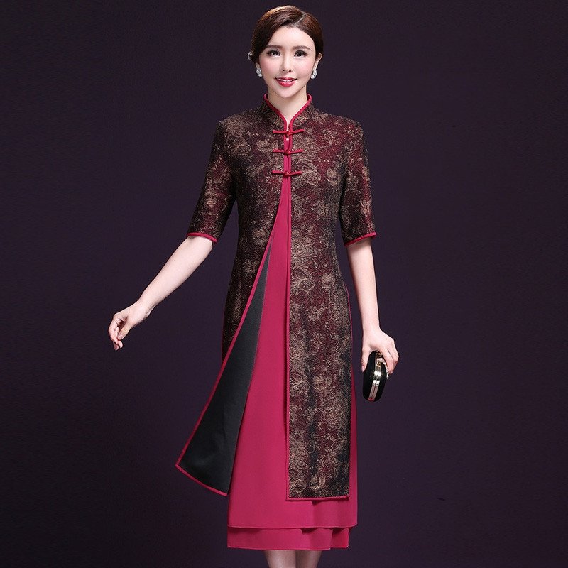 越来越多女人流行穿“立秋裙”，一个比一个洋气，借钱也要买2款