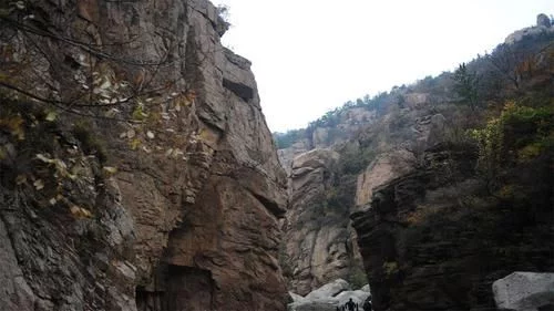 中国海岸线第一高山,海拔1132米,号称力压泰山却鲜有人知