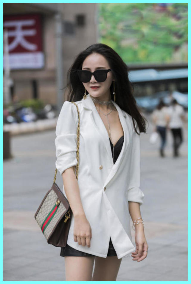 时尚街拍，最后一图姐姐，想象都觉得是一件美事